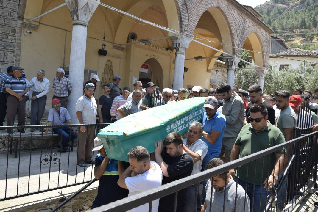 Gabar Dağı'nda ölen mühendise son veda! Petrol sahasında sondaj kulesi devrilmişti - Resim: 2